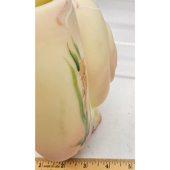 FENTON ART GLASS -Frank Fenton Memorial Vase – 2006 – Burmese w/Sea Horses - Picture 9 of 9